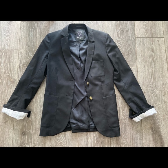 Aritizia Talula Blazer - Picture 2 of 3